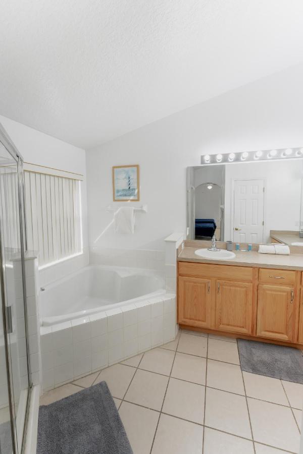 Holiday home Family With Private Pool Area & Game Davenport