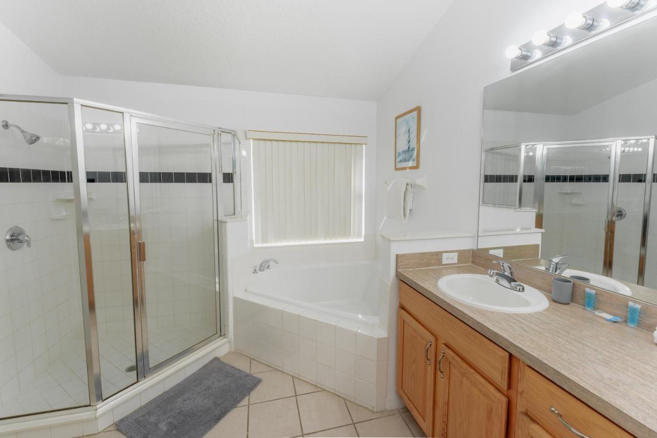 Family With Private Pool Area & Game Holiday home