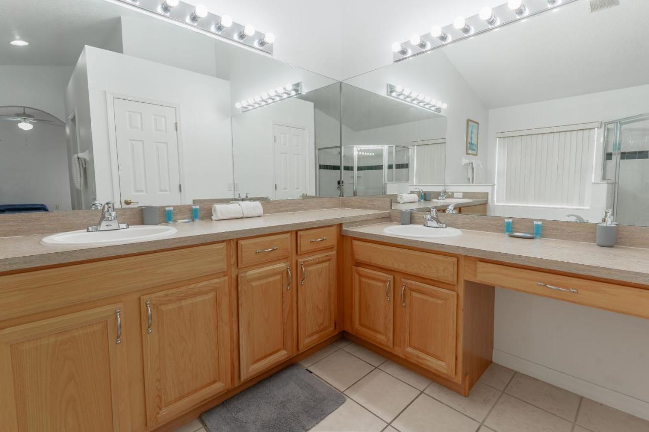 Holiday home Family With Private Pool Area & Game