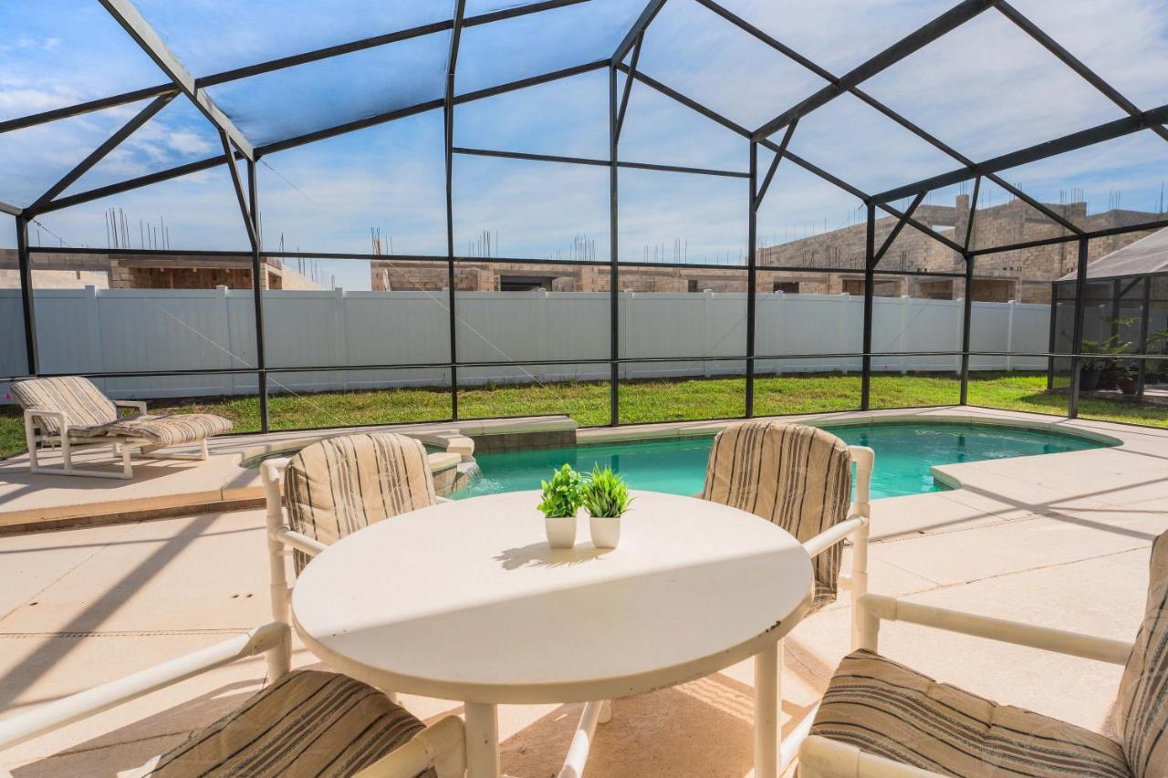 Family With Private Pool Area & Game Holiday home