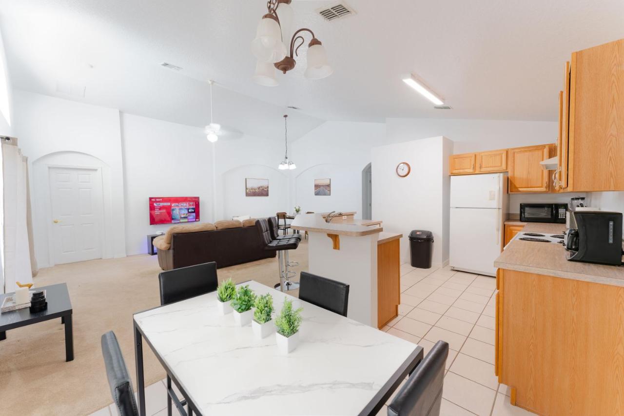 Holiday home Family With Private Pool Area & Game Davenport